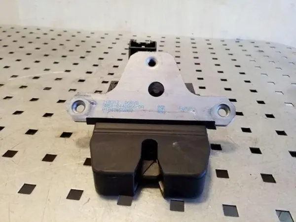 Serrure de coffre Ford Focus 2013 OEM 8M51-R442A66-DA image 2