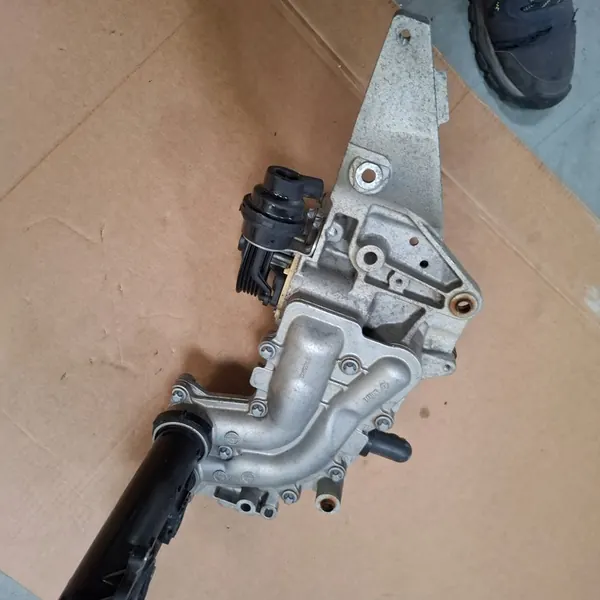 Vattenpumpsträcka Vito Sprinter GLA CLA GLB GLC GLE image 10