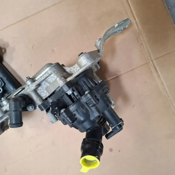 Vattenpumpsträcka Vito Sprinter GLA CLA GLB GLC GLE image 6