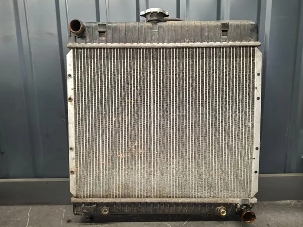 Radiateur Mercedes W123 2.3 Essence - Pièce OEM image 2