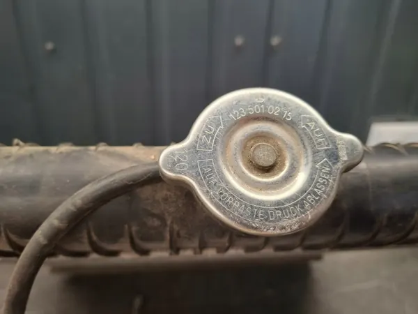 Radiateur Mercedes W123 2.3 Essence - Pièce OEM image 10