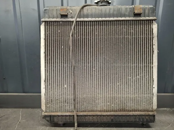 Radiateur Mercedes W123 2.3 Essence - Pièce OEM image 7