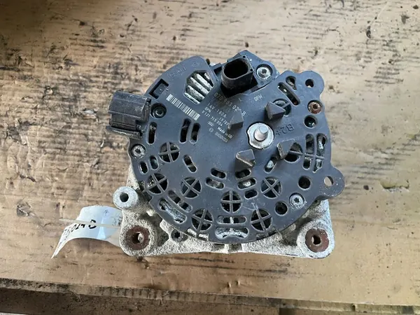 VW Transporter Caravelle T5 Alternator 070903201E image 4