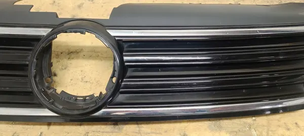 Grelha dianteira OEM 3AA853653A para VW Passat B7 image 3