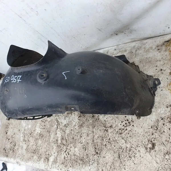 Front Left Wheel Arch Skoda Octavia III image 2