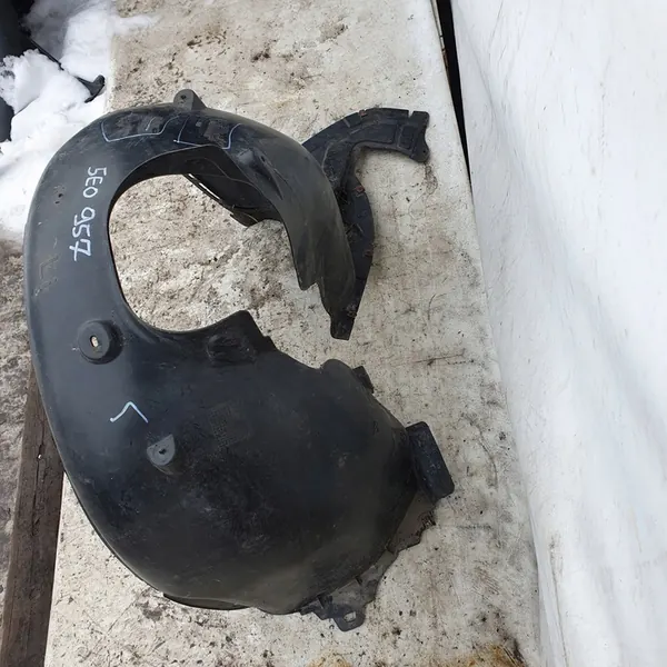 Front Left Wheel Arch Skoda Octavia III image 3