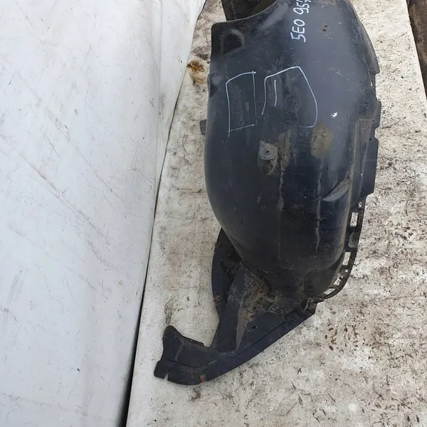 Front Left Wheel Arch Skoda Octavia III image 4