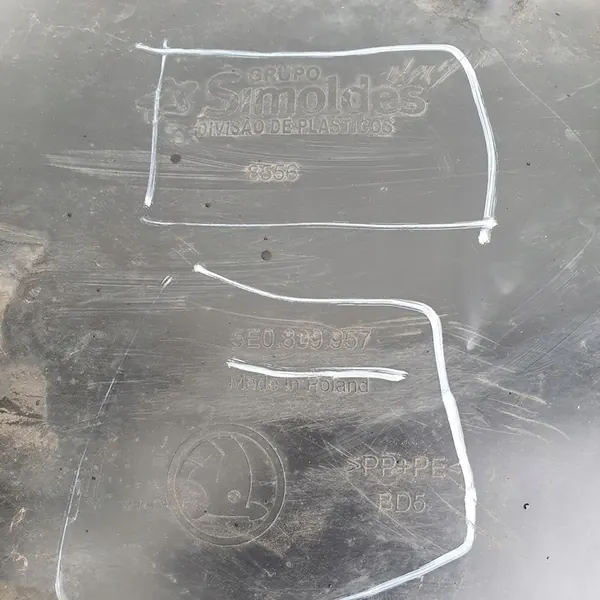 Front Left Wheel Arch Skoda Octavia III image 5