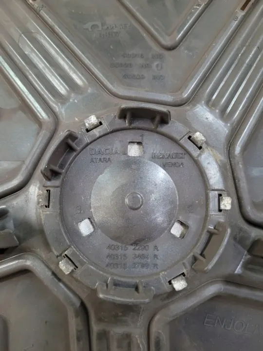 16'' napin suoja OEM 403152290R Dacia Sandero III image 4
