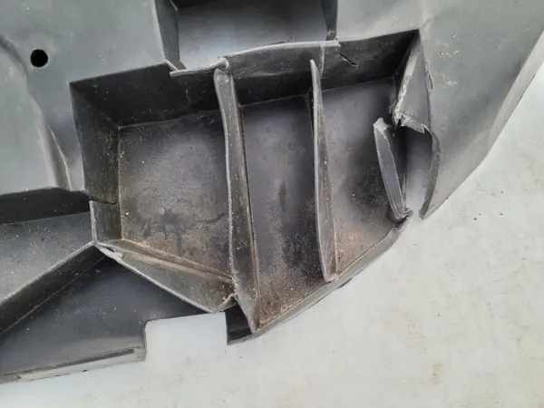Placa proteção para-choques OEM 9808501880 - Usado image 3