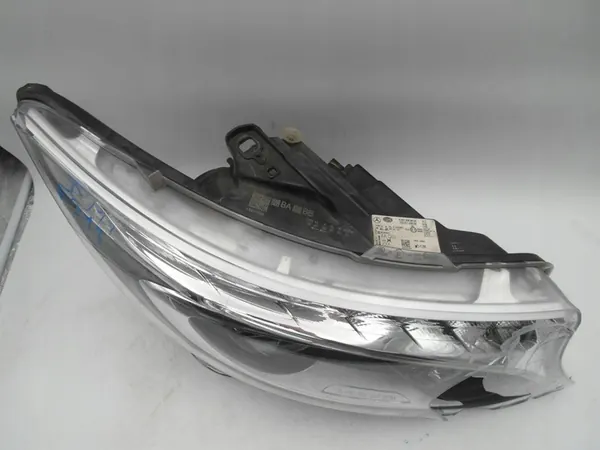 MERCEDES V KLASA W447 RECHTS FULL LED ILS image 3