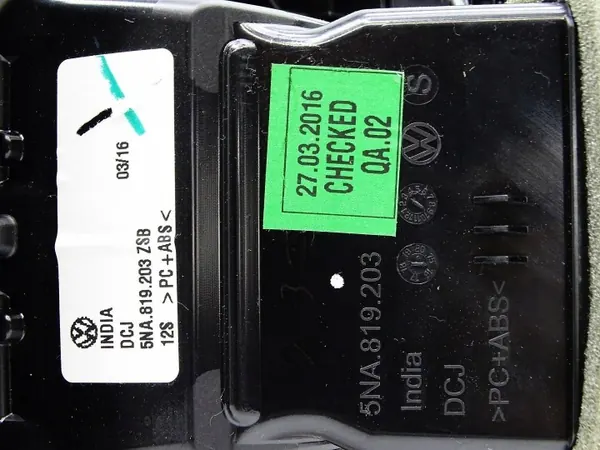 VW Tiguan II Lüftungsgitter OEM 5NA864298A image 7