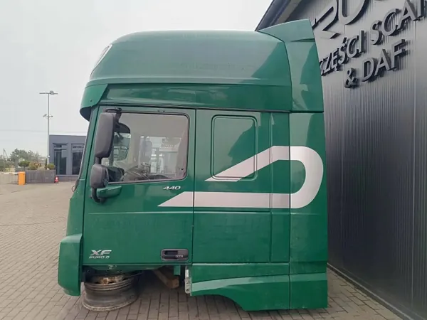 Cabina DAF XF 106 SSC OEM 1948831 - Usado image 4