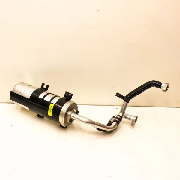 Nissan Leaf II ilmankuivain ilmastointiin OEM 4479000260 image 2
