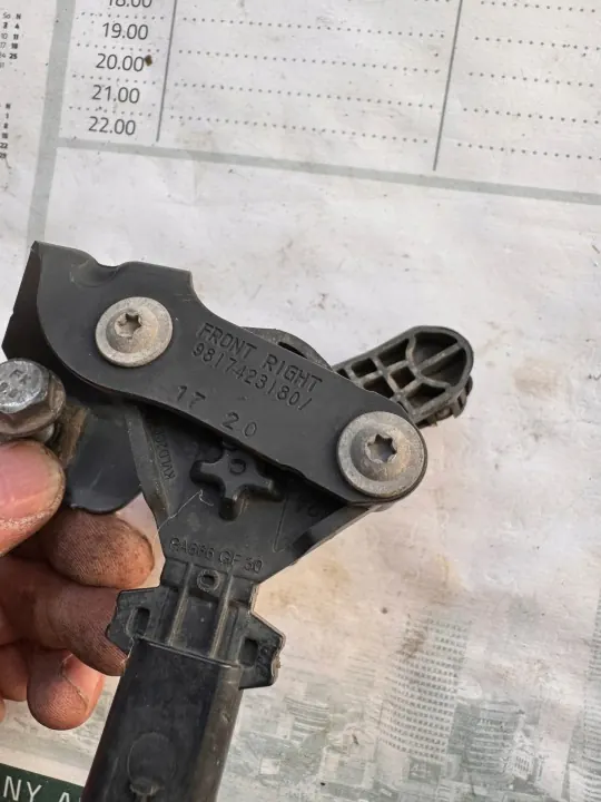 Koplampniveausensor OEM 9817423180 voor Peugeot 3008 II image 3