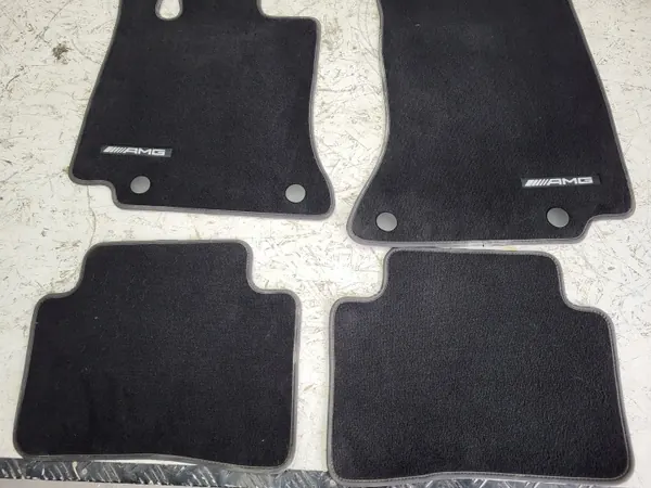 Tapis velours Mercedes W206 OEM W206 A2066809104 image 4
