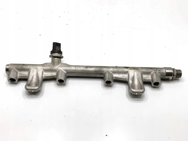 Kraftstoffverteiler Skoda Octavia IV 06L906054D 2.0 190PS image 2
