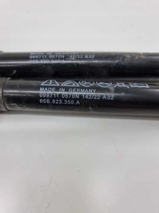 Porsche Macan (95B) 2018 Motorhuv Aktuator OEM image 5