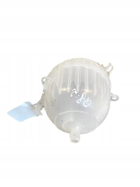 Audi e-tron 2021 Koelvloeistof expansievat OEM 4KE121405 image 6