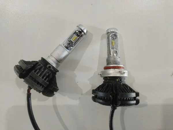 Halogen Bulb Front BMW 5 E60 E61 image 2