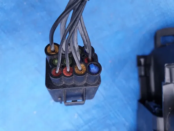 VOLVO XC60 Oikea Etu Xenon Valo 8 Pin image 8