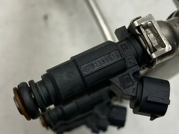 Polttoaineputki Audi A6 C6 4.2 079133681P image 5