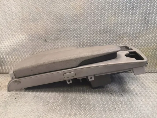 Mittkonsol armstöd Mercedes C W204 OEM 2046801339 image 2