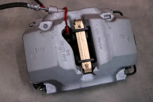 BMW i4 G26 Bremsensatz vorne OEM 7915313 image 10