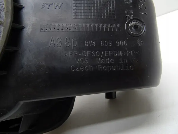 Bränsletanklock 8V4809906D Audi A3 8V image 10