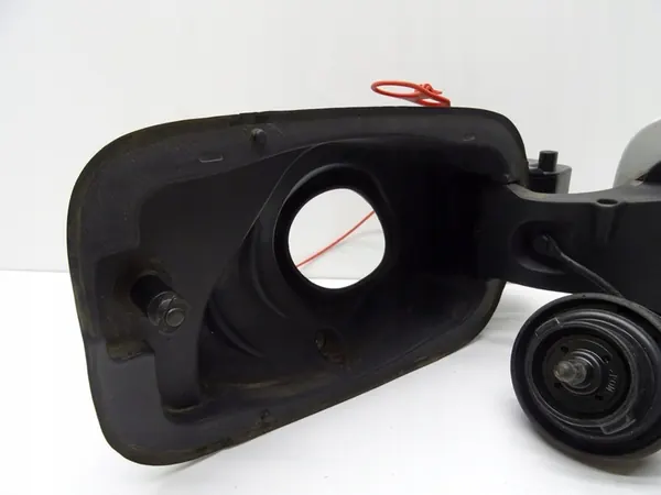 Bränsletanklock 8V4809906D Audi A3 8V image 6