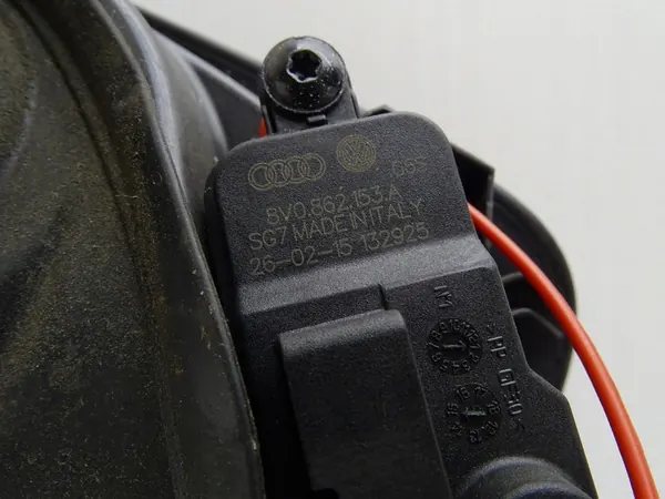 Bränsletanklock 8V4809906D Audi A3 8V image 9