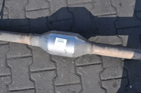 Silenciador OEM HILUX VIII para Toyota Hilux 2.4 D-4D image 3