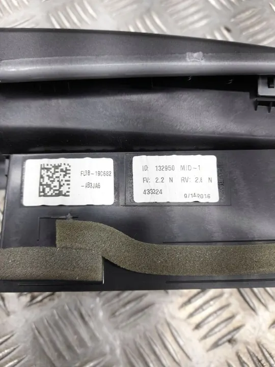 Ford F150 GL3Z1504339DE Vorne links gebrauchtes Teil image 3