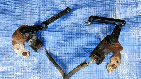 Sensor de nível traseiro esquerdo direito BMW E60 E61 E63 E64 LCI image 4