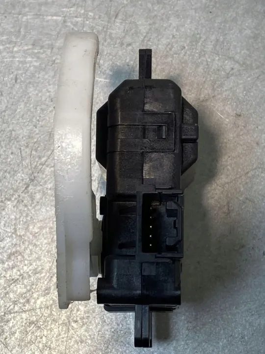 Suzuki Vitara Lüftungsklappe OEM FBZ17865 image 3