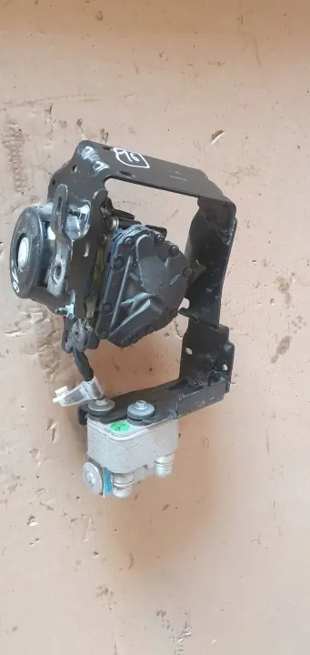 Vacüumpompbevestiging OEM 9835028580 voor Peugeot 208 II image 2