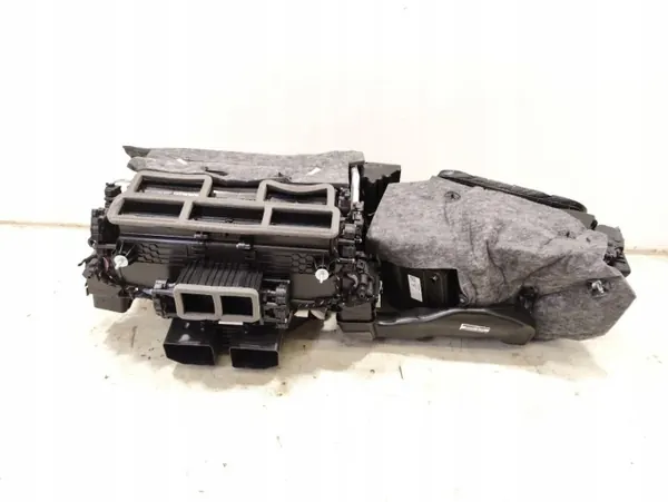 Carter de soufflante Porsche Taycan 4S 2022 OEM 9J1907040L image 2