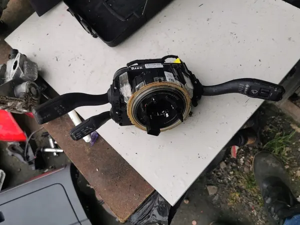 AUDI A4 B7 Kombischalter 8E0953549Q image 2