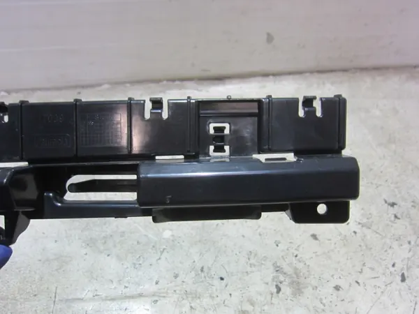 BMW 3 F34 vänster glidskensfäste OEM 7294887 image 3