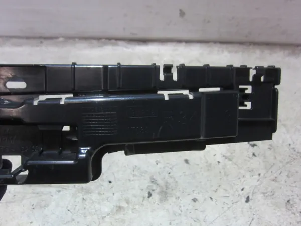 BMW 3 F34 vänster glidskensfäste OEM 7294887 image 7