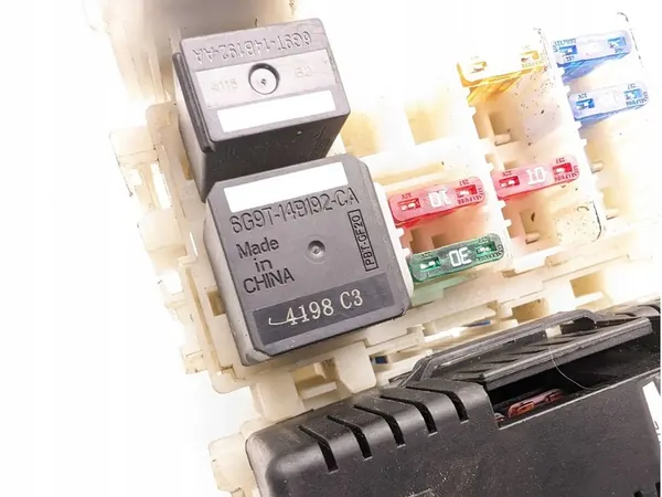 Módulo de fusíveis Ford Galaxy 2.0 TDCi Diesel 2015 OEM 6G9T-14B192-CA image 6