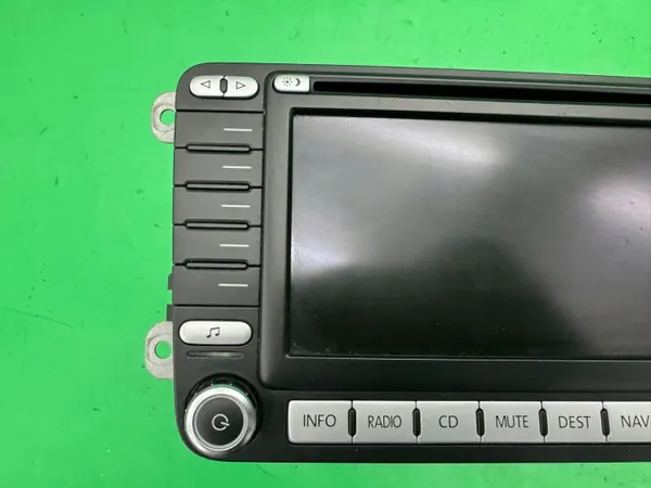 OEM 1K0035198C CD-radio Navigaatiolla VW Passat B6:lle image 3