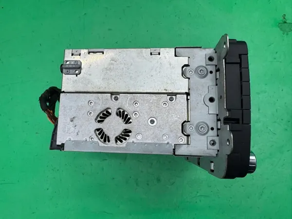 OEM 1K0035198C CD-radio Navigaatiolla VW Passat B6:lle image 5