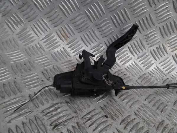 FECHO DO CAPÔ DACIA DUSTER II 2018 ORIGINAL image 1