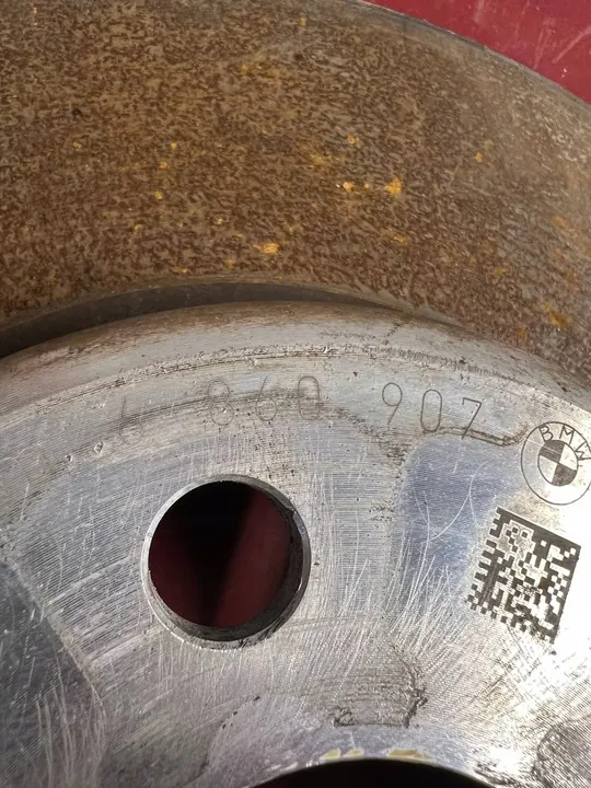 Disco de freio dianteiro completo BMW X3 G01 2021 OEM 6860907 image 3