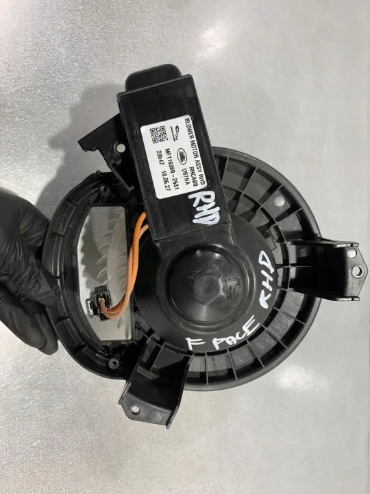 Jaguar F-Pace Fläktmotor OEM FBZ19197 Begagnad image 6