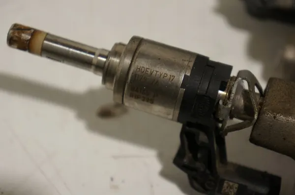 Rail de Combustível VW Polo 2G Karoq T-Cross 1.0 TSI OEM 04C133320G image 4