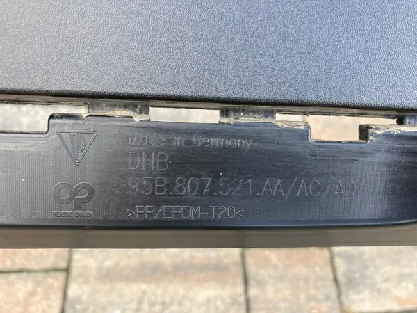 Porsche Macan Bakre Stötfångare Spoiler Svart OE image 5