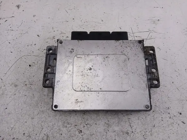 Calculateur Moteur Renault OEM 8200153837 image 4