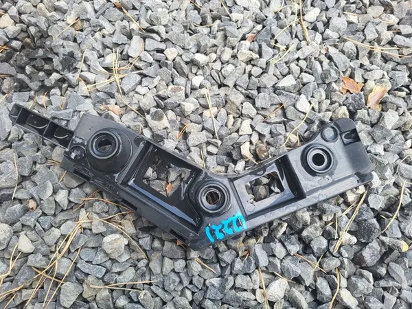 VW GOLF VII Suporte de para-choque traseiro direito 5G6807394 image 2